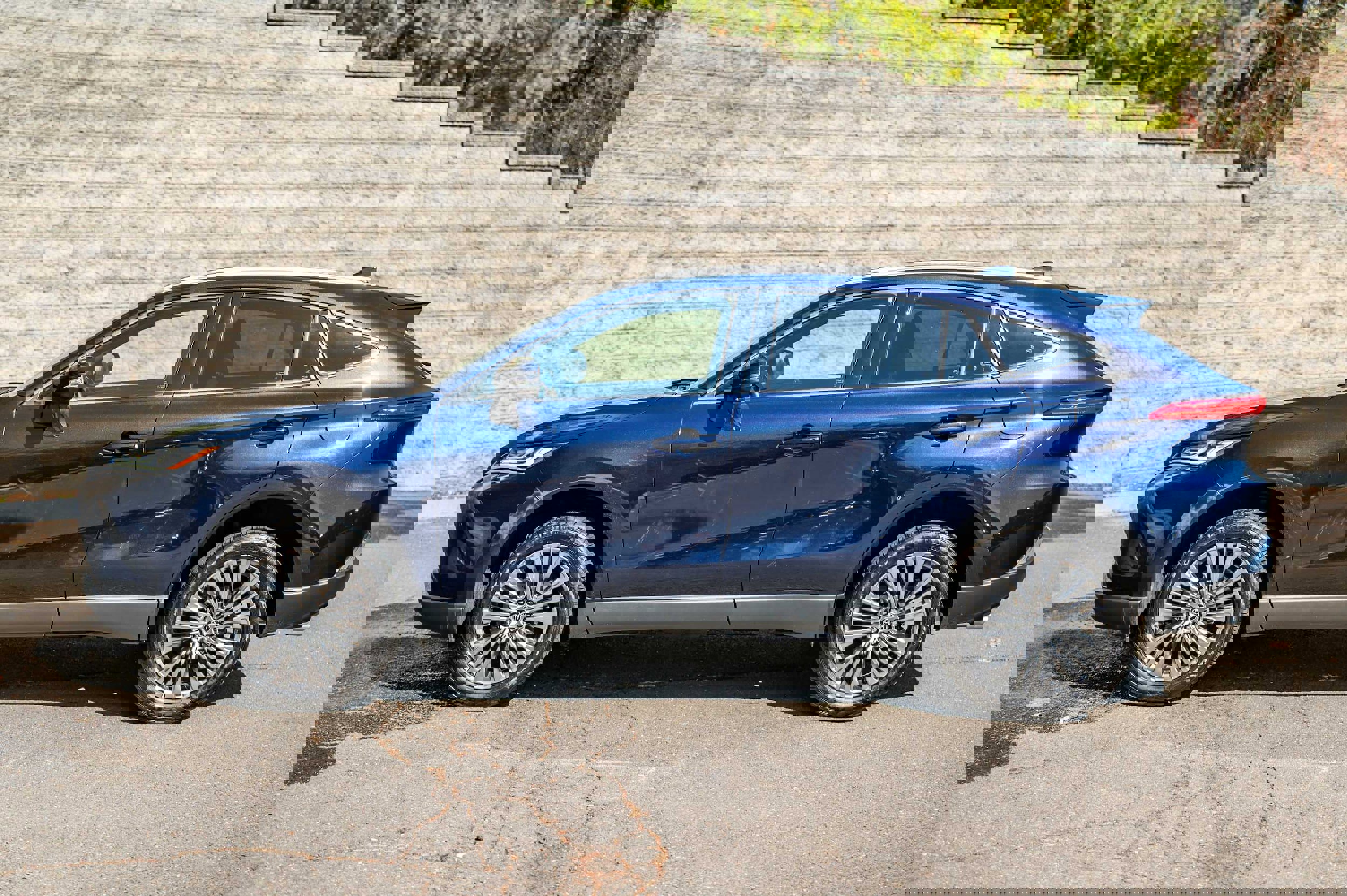 Certified 2022 Toyota Venza XLE image 10