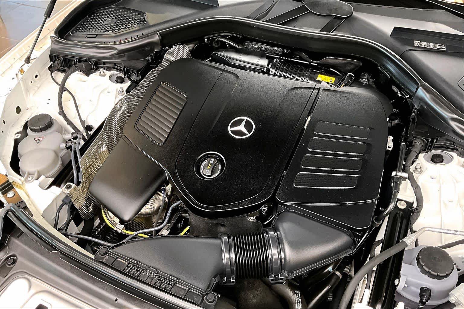 Used 2024 Mercedes-Benz GLC 300 4MATIC image 30