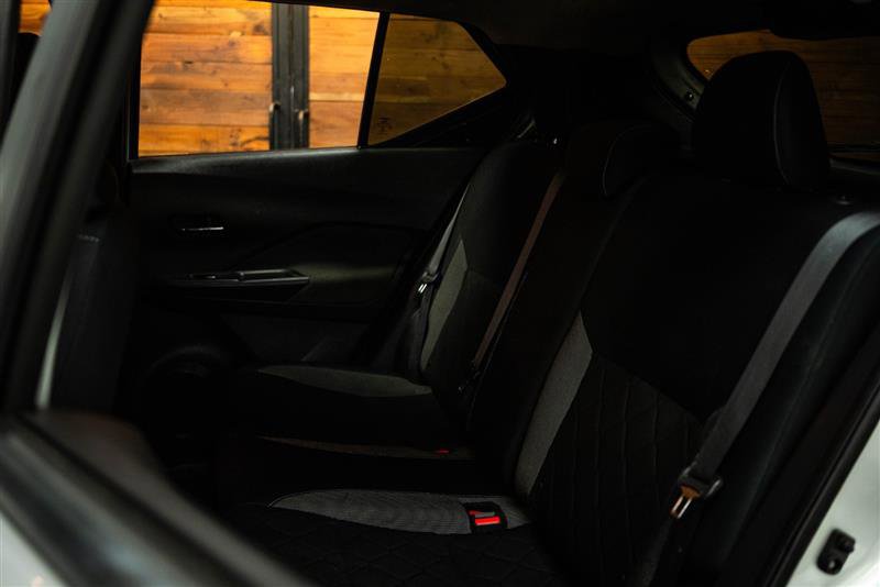 Used 2018 Nissan Kicks SV image 10