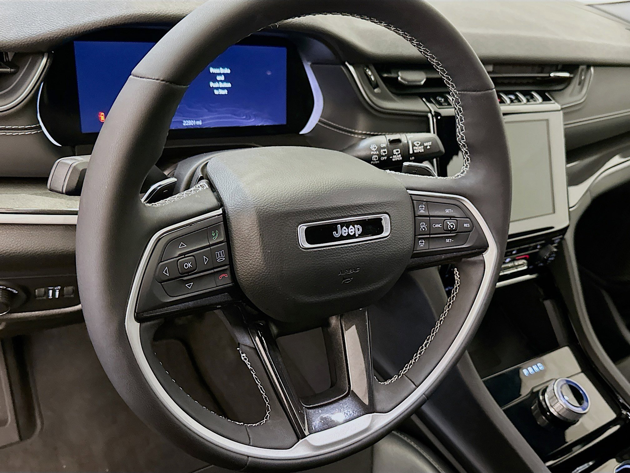 Used 2023 Jeep Grand Cherokee Altitude AWD/4WD image 18