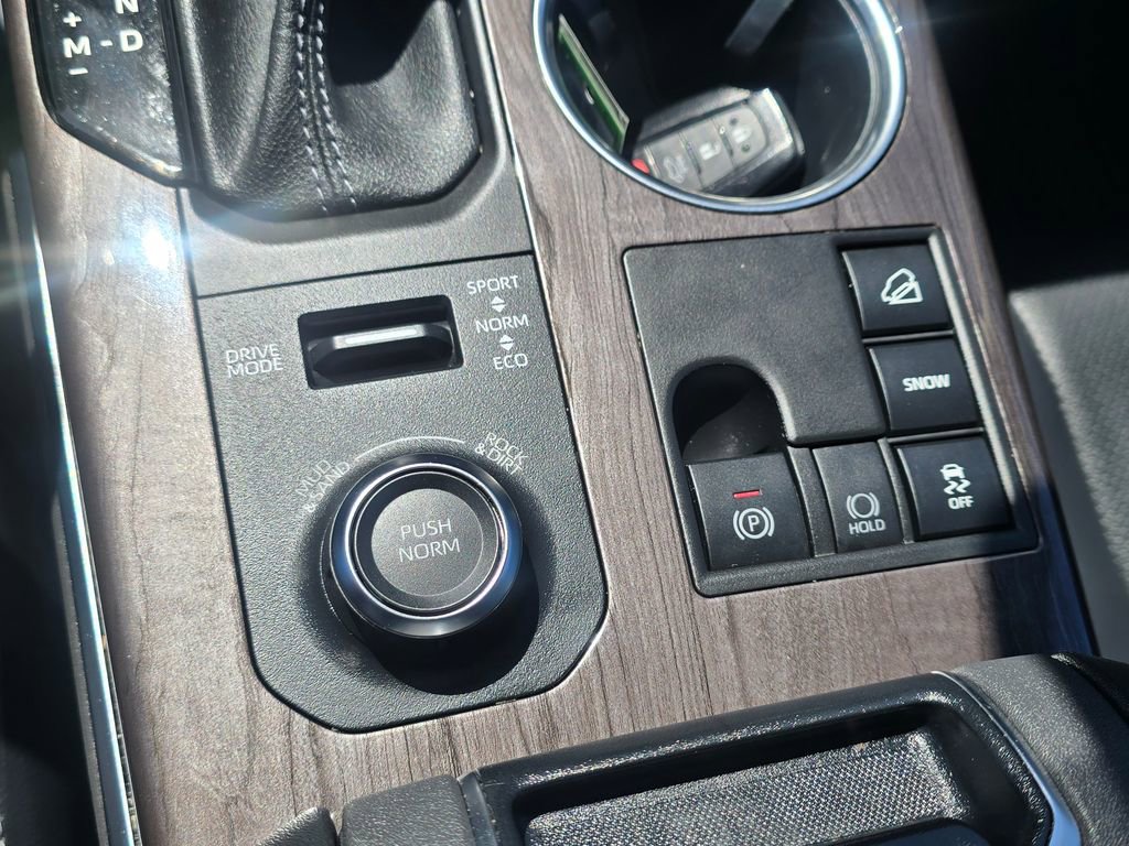 Used 2023 Toyota Highlander Platinum AWD/4WD image 29
