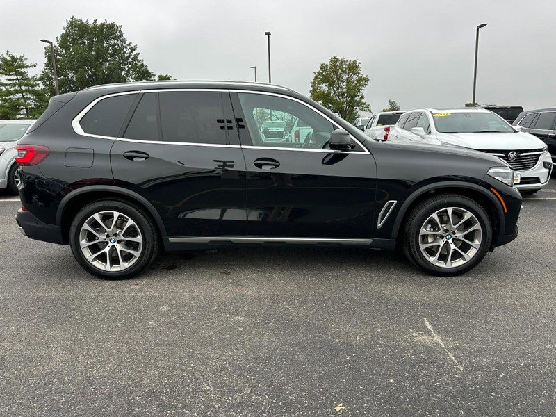 Used 2021 BMW X5 xDrive40i w/ Premium Package 2