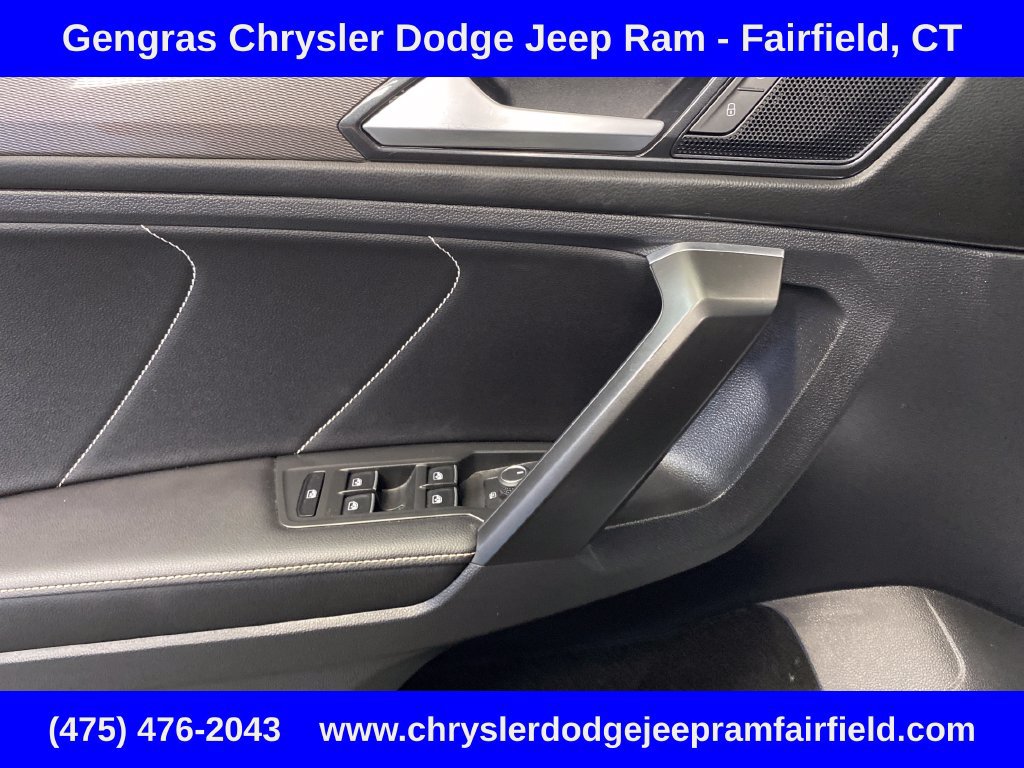 Used 2023 Volkswagen Tiguan SE AWD/4WD image 12