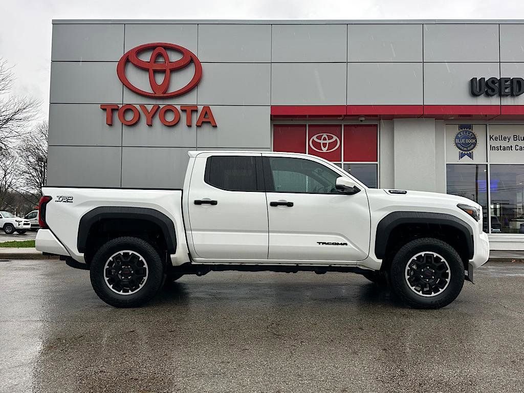 Certified 2024 Toyota Tacoma TRD Off-Road w/ TRD Off Road Premium Package image 6