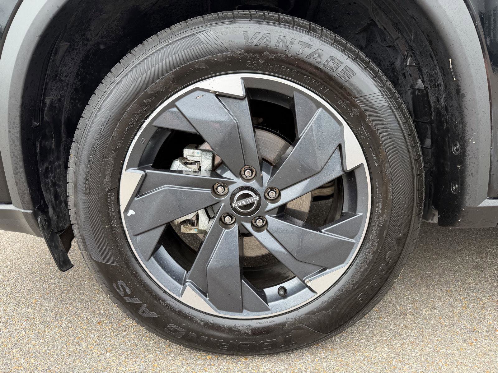 Used 2025 Nissan Rogue SV image 23