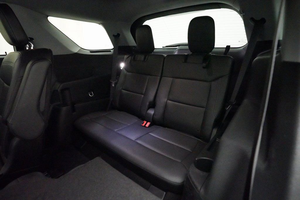 Used 2023 Ford Explorer XLT w/ Equipment Group 202A image 17