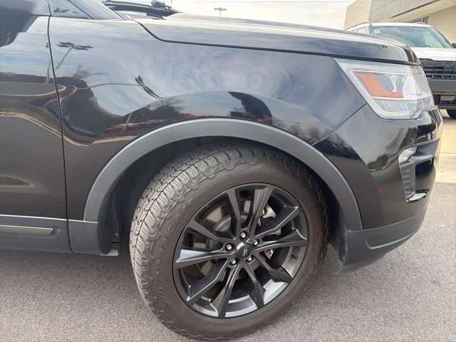 Used 2018 Ford Explorer XLT w/ Equipment Group 202A image 12