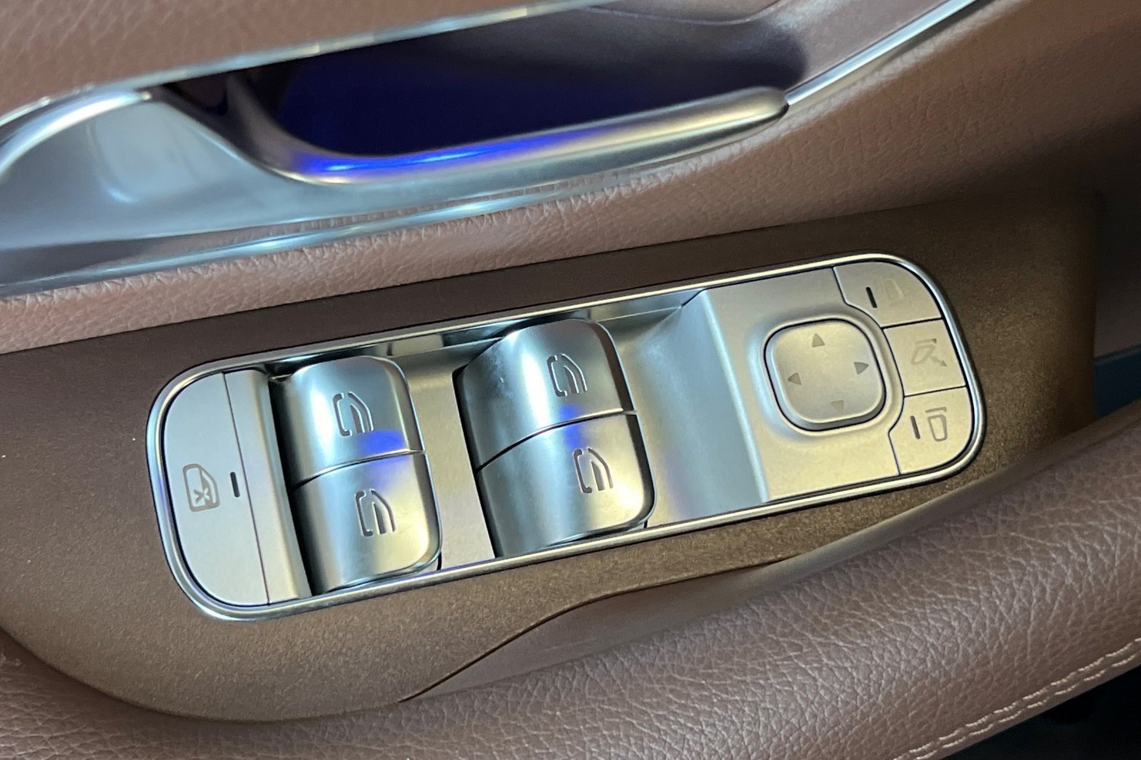 Certified 2025 Mercedes-Benz GLE 350 4MATIC image 13