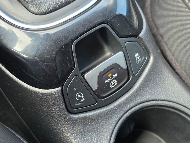 Used 2021 Jeep Compass Limited FWD image 31