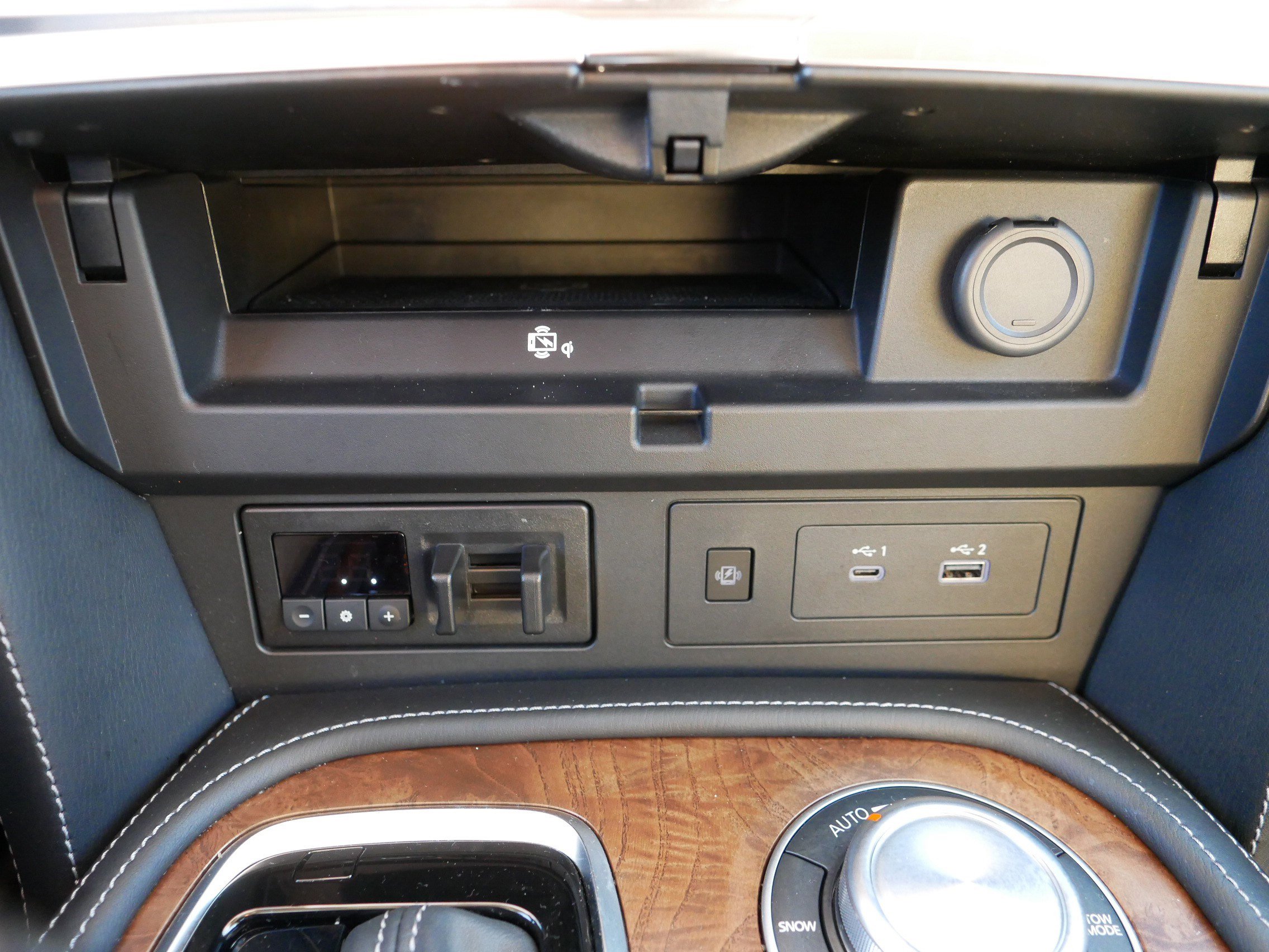 Certified 2024 Nissan Armada SL w/ Cargo Package image 33