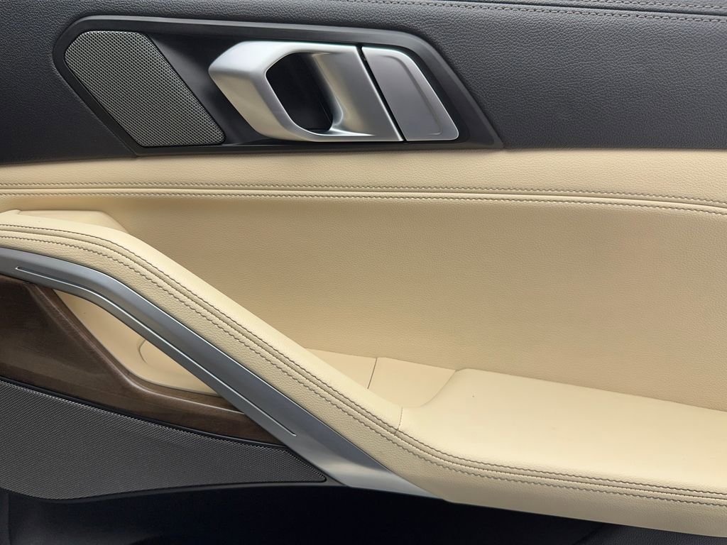 Used 2021 BMW X6 xDrive40i w/ M Sport Package image 54