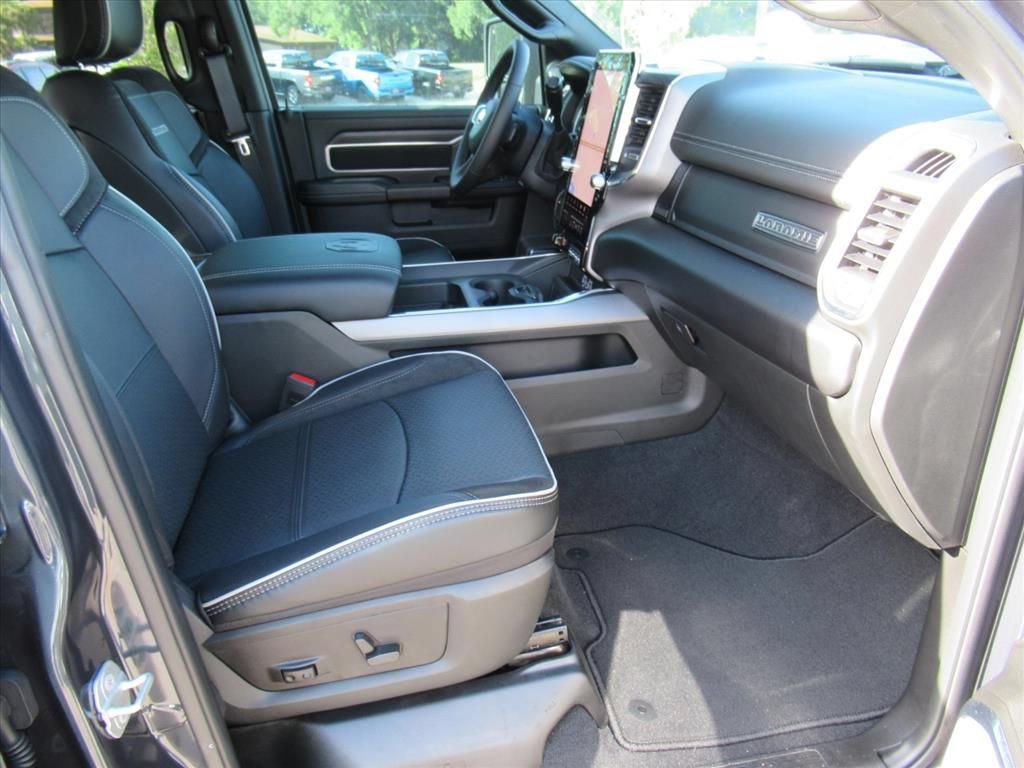 New 2026 RAM 2500 Laramie AWD/4WD image 11