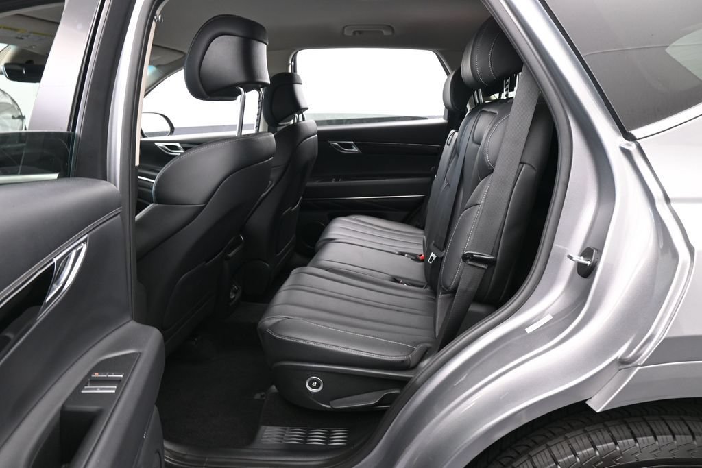 Used 2025 Genesis GV80 2.5T Standard AWD/4WD image 34