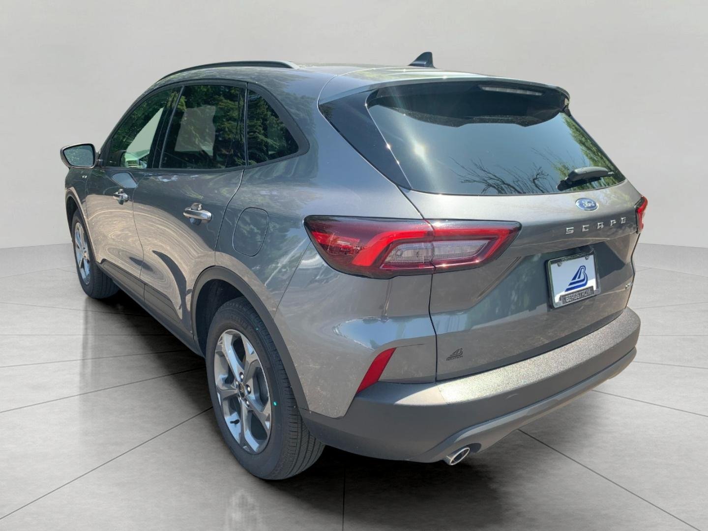 Used 2025 Ford Escape ST-Line AWD/4WD image 16