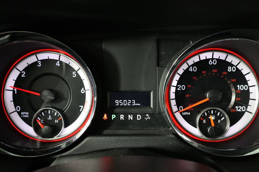 Used 2017 Dodge Grand Caravan SE image 28