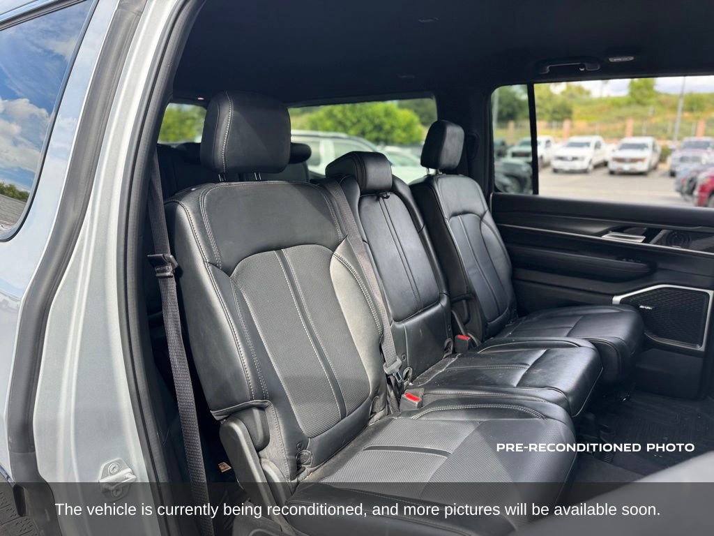 Used 2023 Jeep Wagoneer Series II AWD/4WD image 13