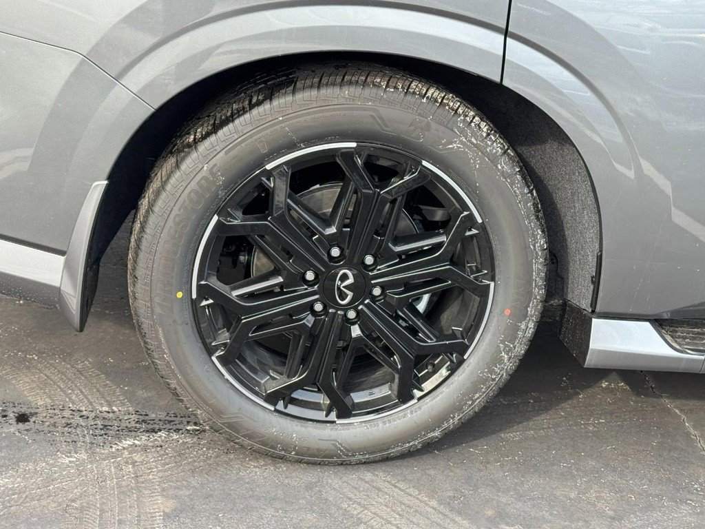 New 2026 INFINITI QX80 4WD image 4