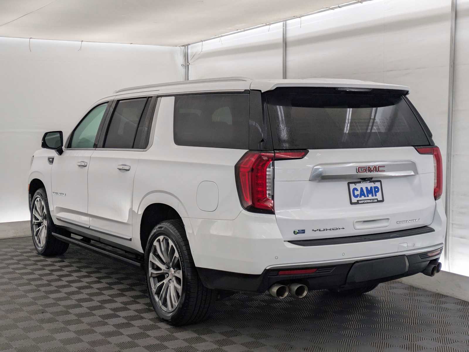 Used 2021 GMC Yukon XL Denali w/ Denali Premium Package image 5