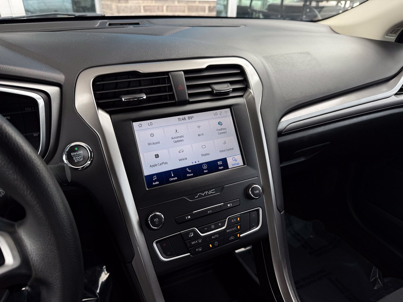 Used 2020 Ford Fusion SE FWD image 32