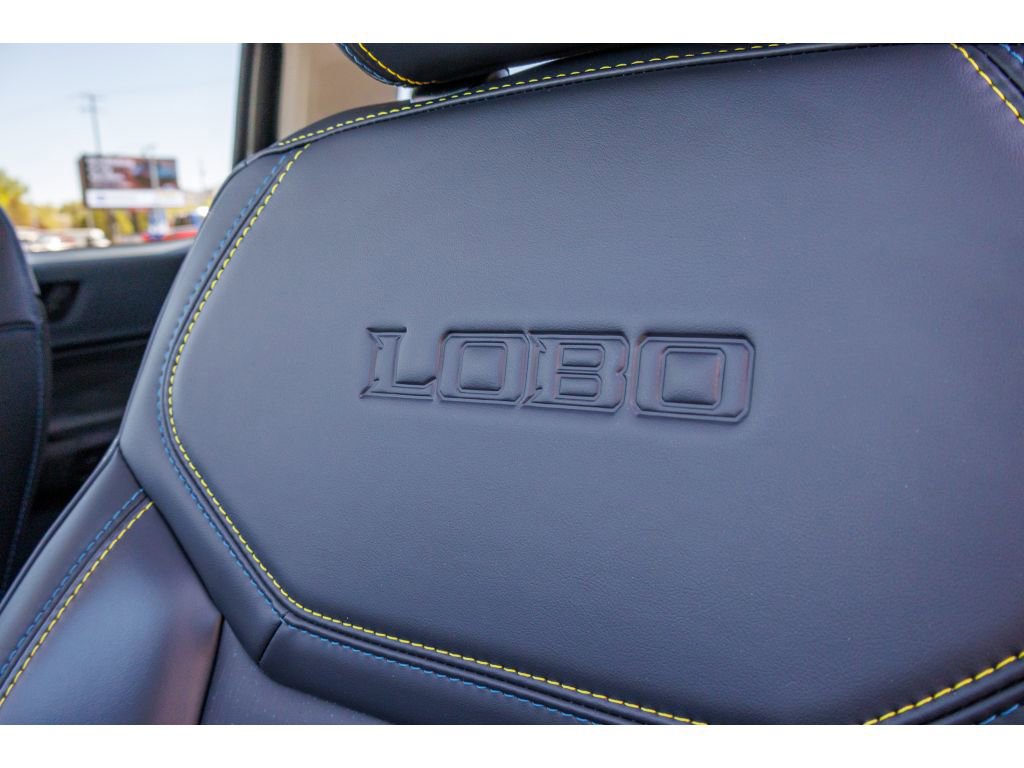 Used 2025 Ford Maverick Lobo AWD/4WD image 27