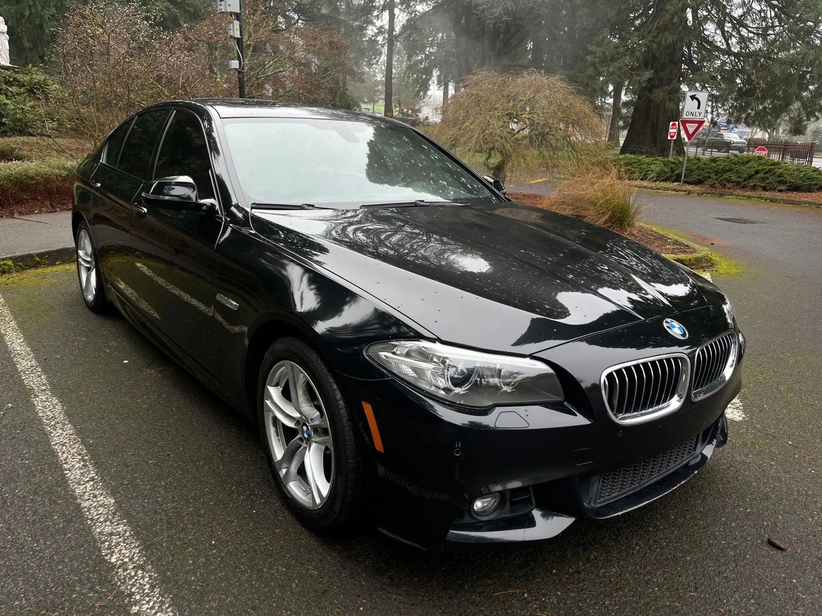 Used 2016 BMW 528i Sedan w/ M Sport image 2