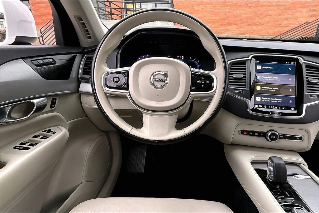Used 2023 Volvo XC90 B5 Core w/ Climate Package image 8
