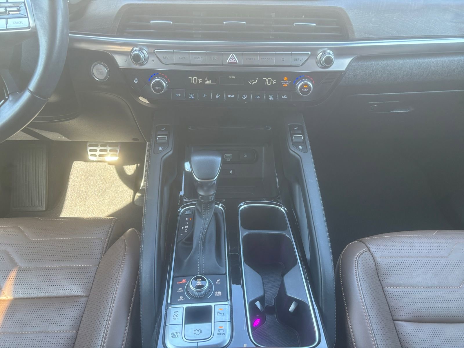 Used 2022 Kia Telluride SX w/ SX Prestige Package image 11