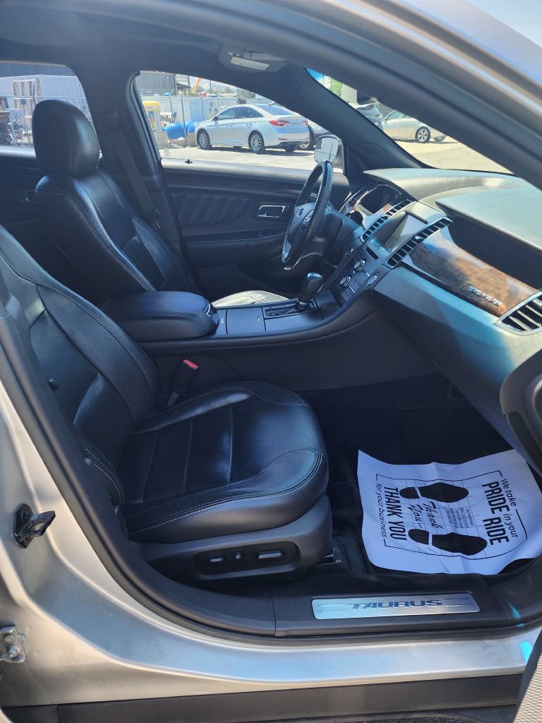 Used 2016 Ford Taurus Limited FWD image 7