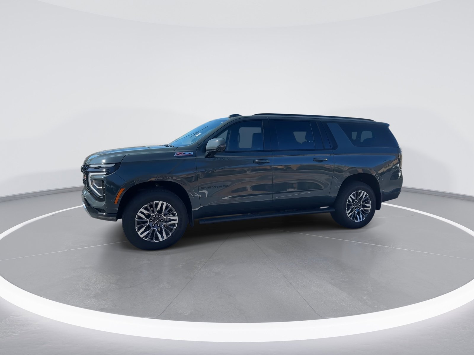 Certified 2025 Chevrolet Suburban Z71 w/ Comfort Package image 5