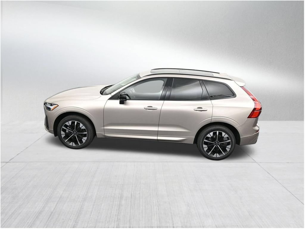 New 2026 Volvo XC60 B5 Plus AWD/4WD image 14