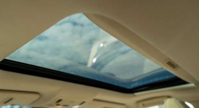 Used 2014 Lexus ES 350 w/ Luxury Package FWD image 13