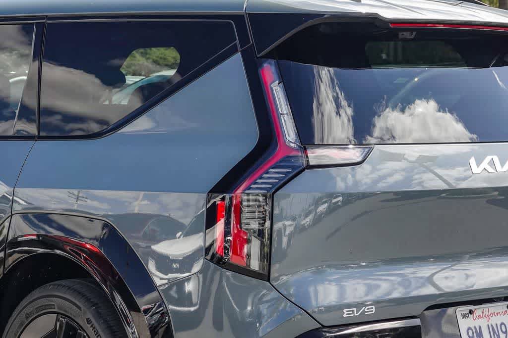 Certified 2024 Kia EV9 GT-Line AWD/4WD image 7