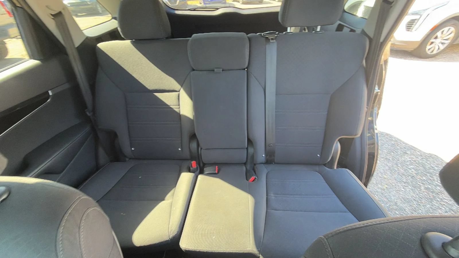 Used 2020 Kia Sorento LX FWD image 30