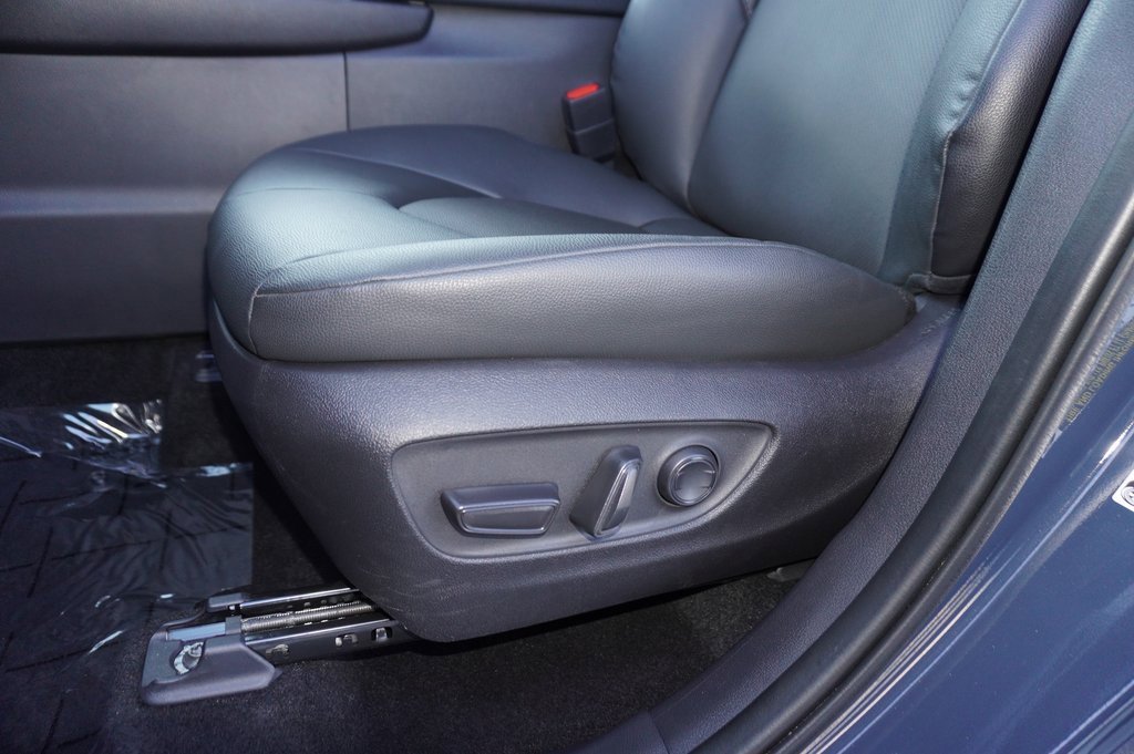 Certified 2025 Toyota Grand Highlander FWD image 14