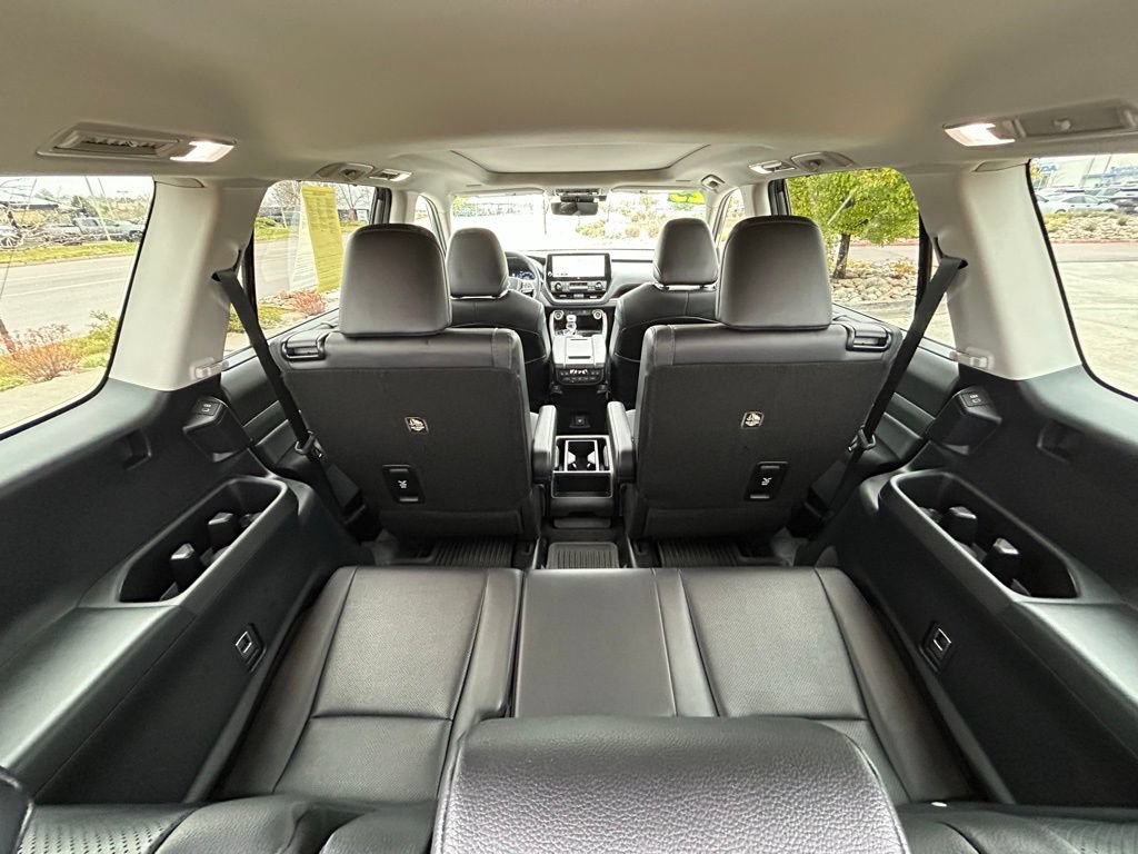 Used 2025 Toyota Grand Highlander AWD image 30