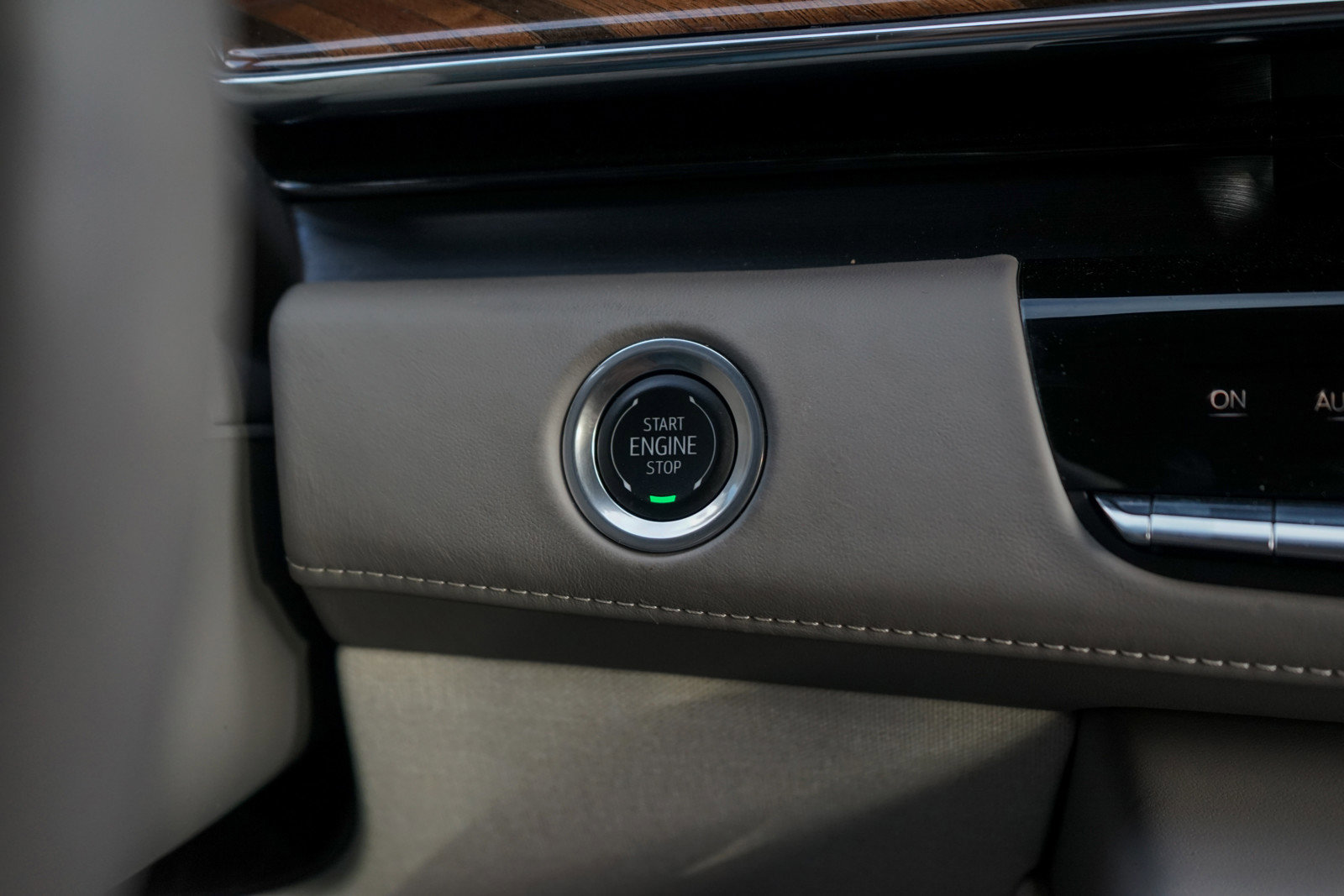 Used 2024 Cadillac Escalade ESV Sport Platinum image 21