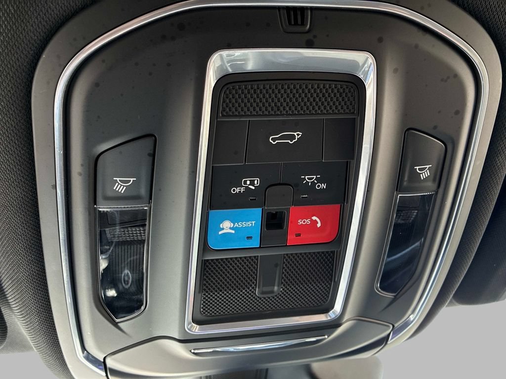 Certified 2024 Jeep Grand Cherokee Altitude AWD/4WD image 33
