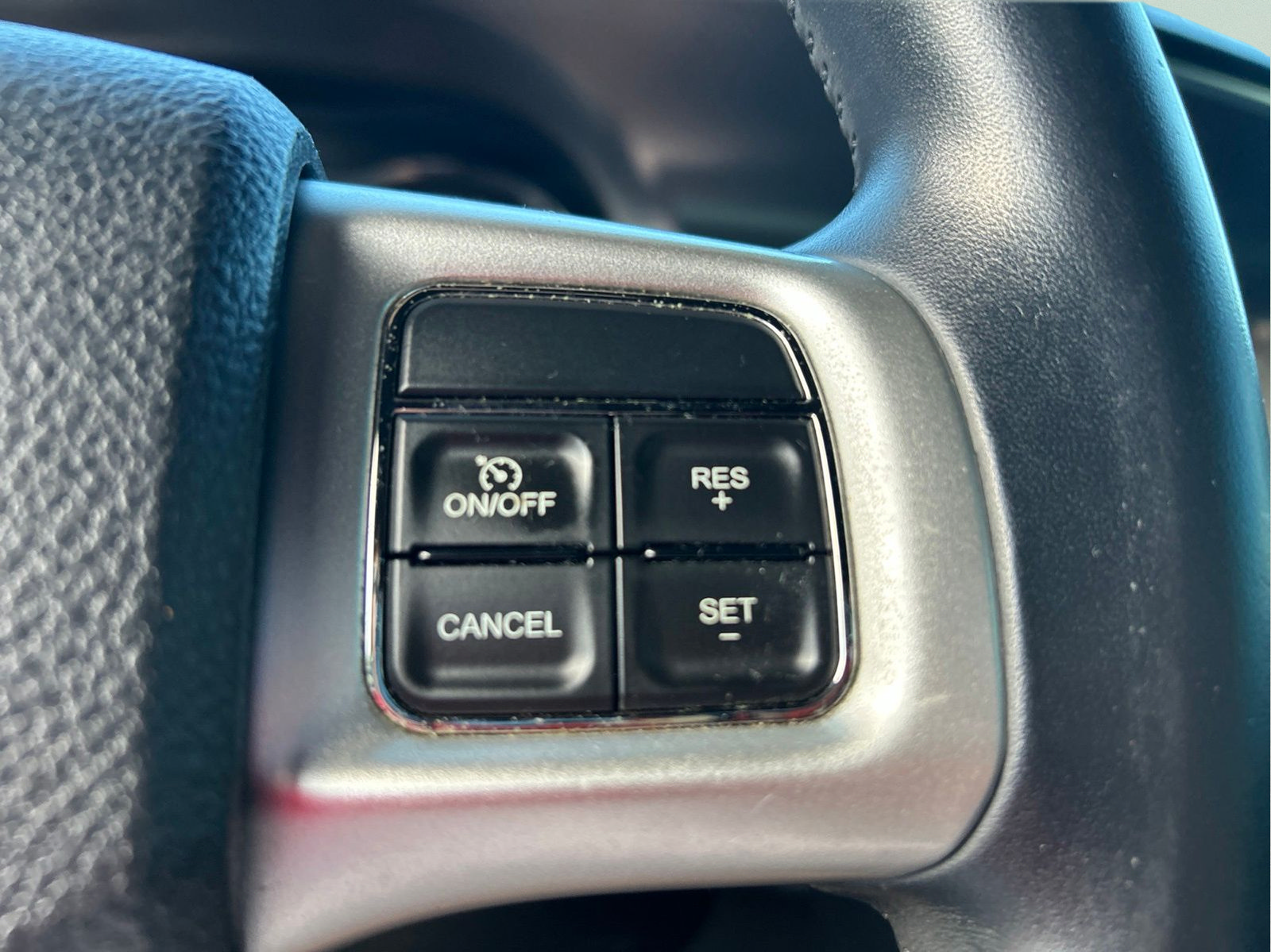 Used 2014 Dodge Charger SXT RWD image 16