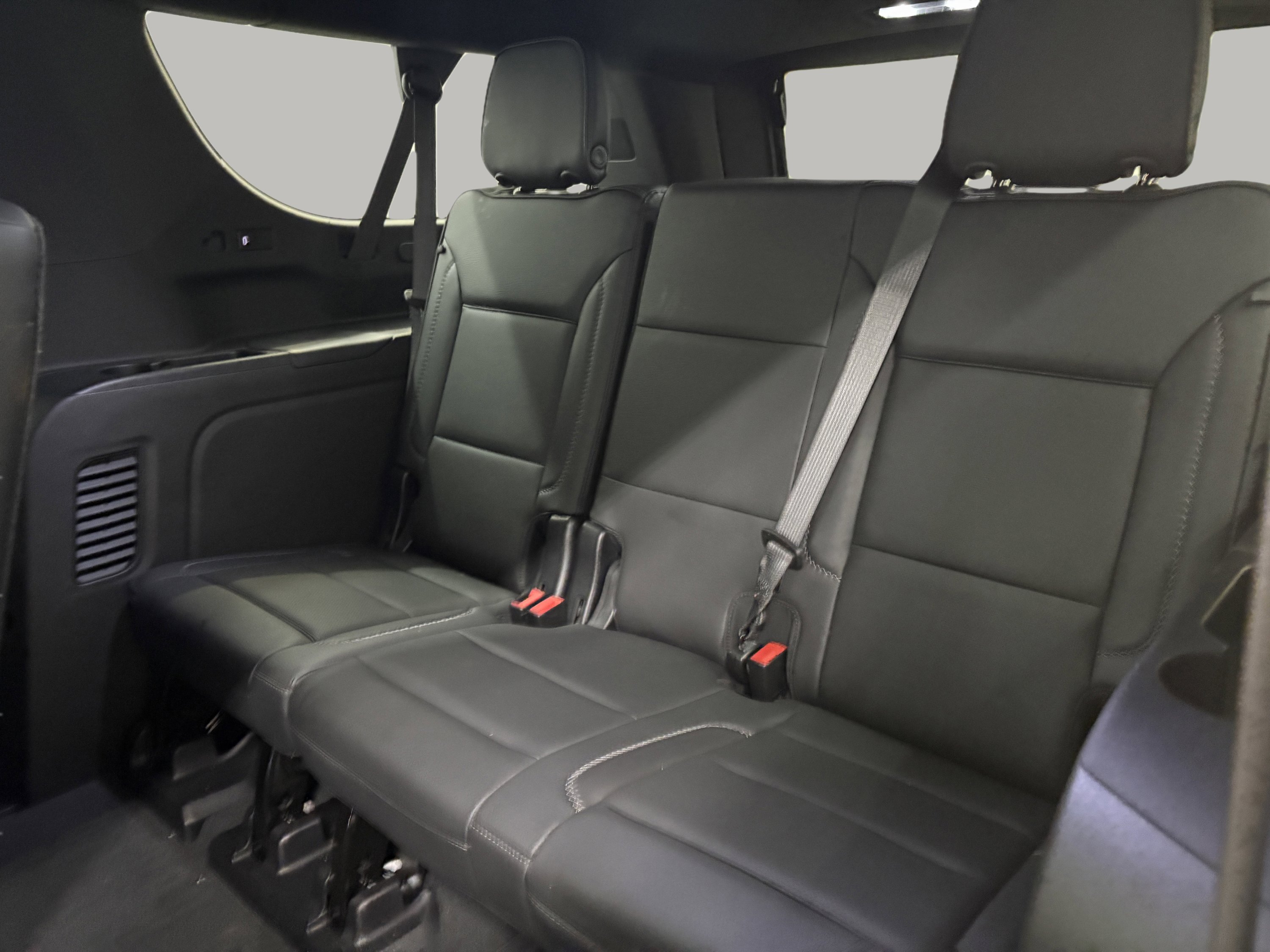 Used 2021 GMC Yukon XL Denali w/ Denali Premium Package image 14