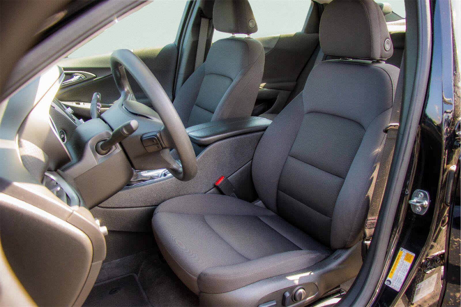 Used 2025 Chevrolet Malibu LT FWD image 6