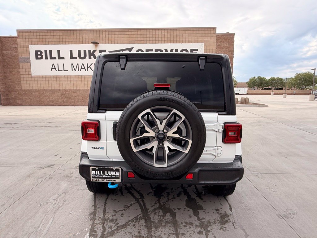 Used 2024 Jeep Wrangler Unlimited w/ Convenience Group AWD/4WD image 9