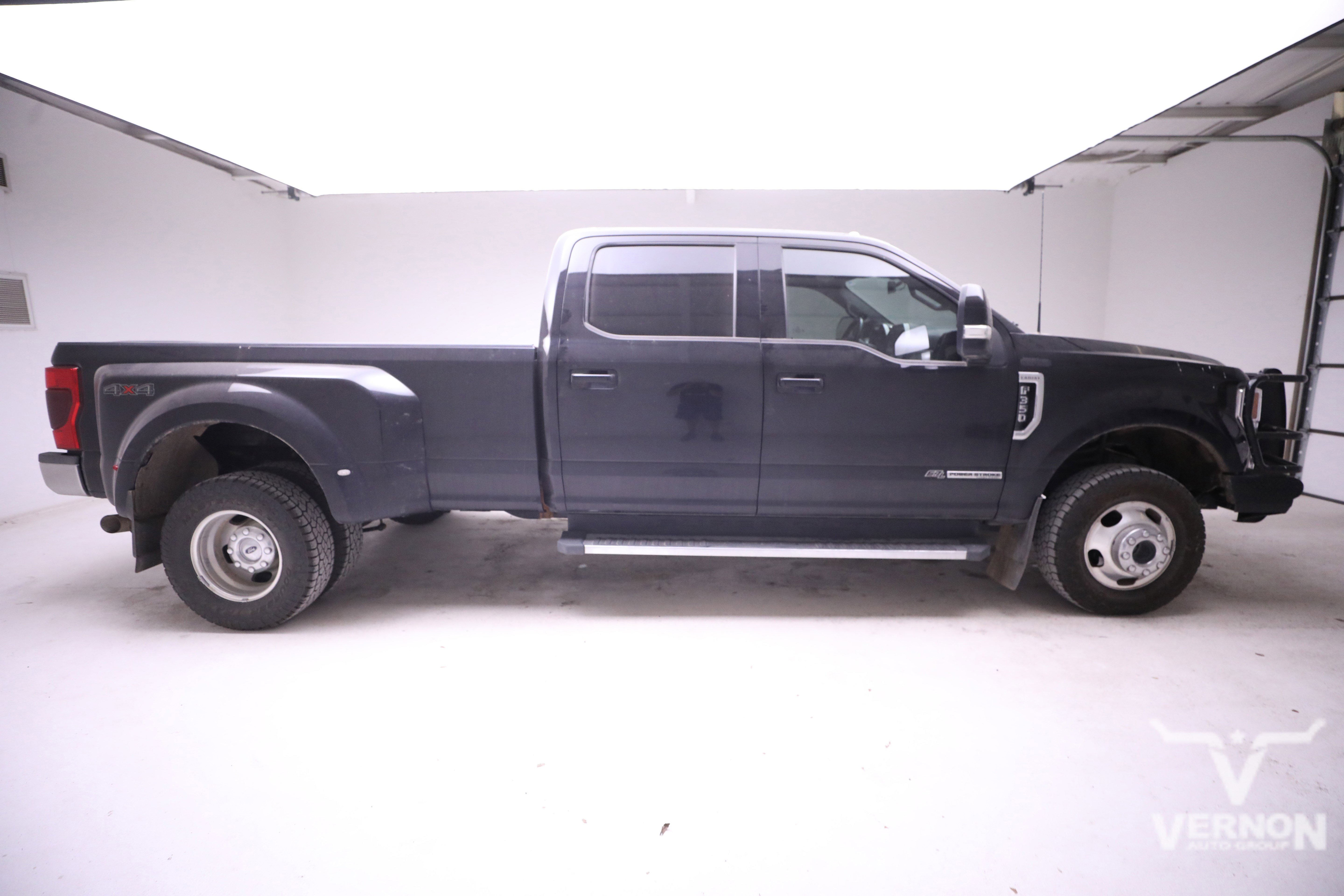 Used 2022 Ford F350 Lariat w/ Lariat Value Package image 5