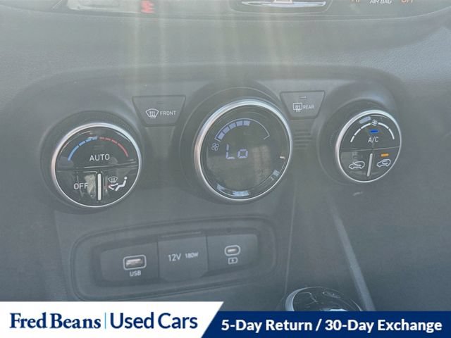 Used 2024 Hyundai Venue SEL FWD image 20