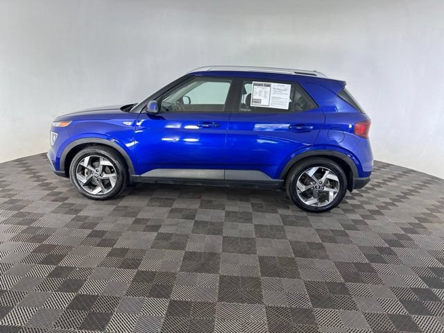 Used 2022 Hyundai Venue Limited FWD image 8