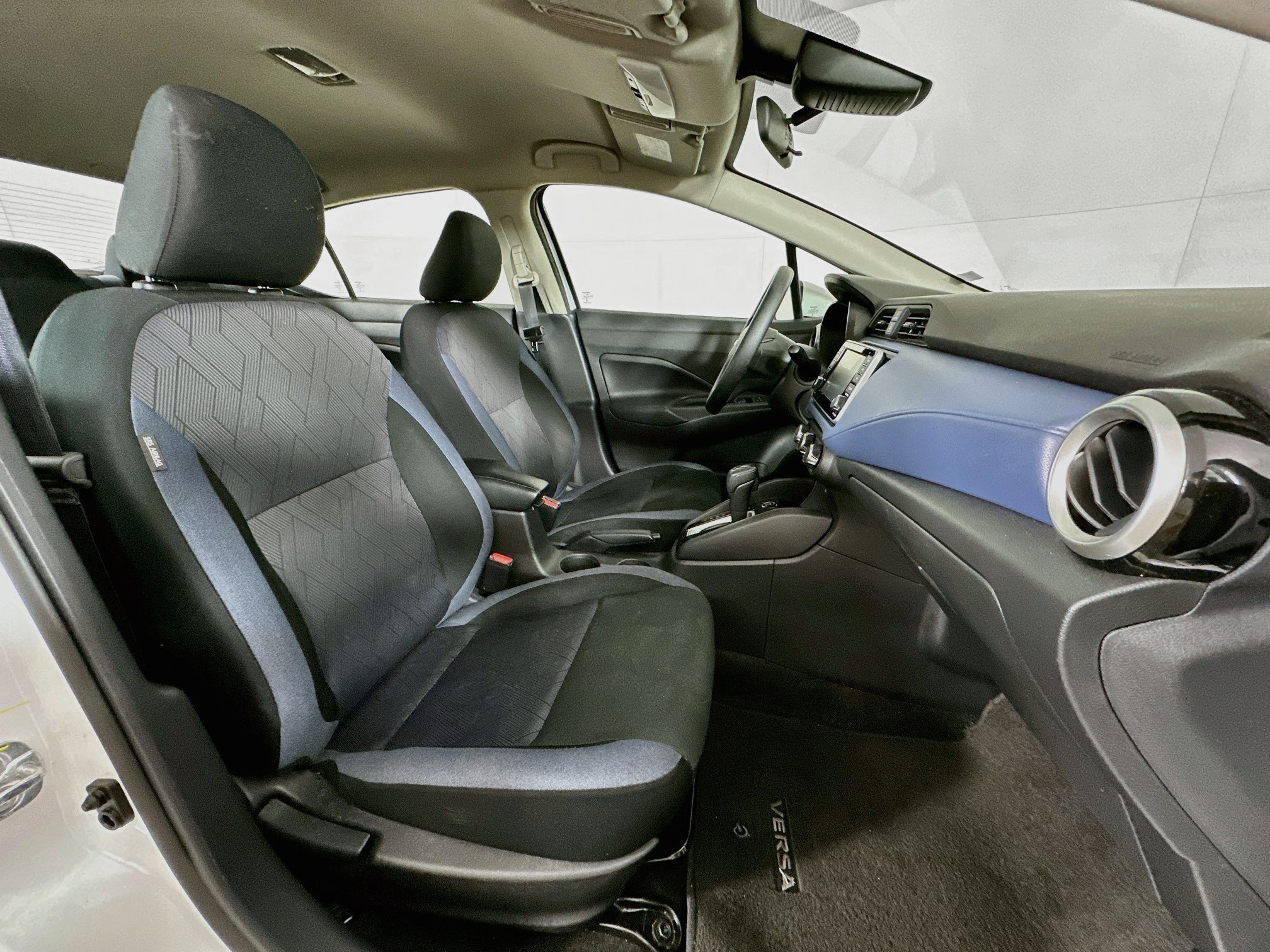 Used 2025 Nissan Versa SV w/ Trunk Package FWD image 29