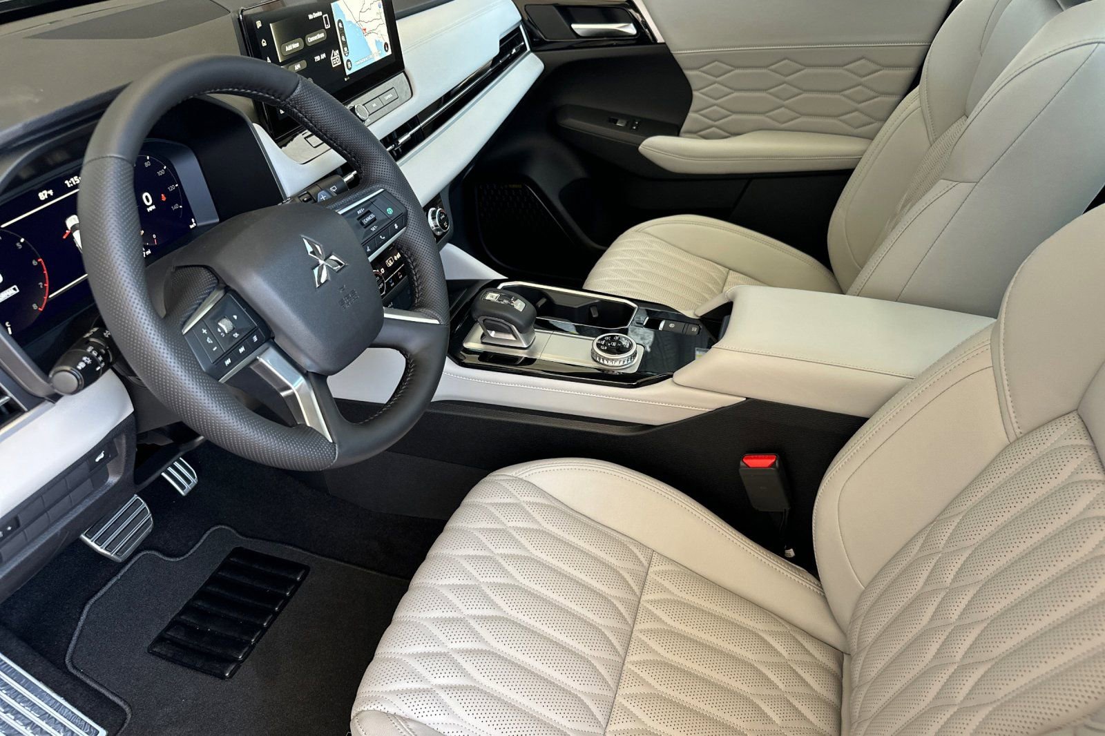 New 2025 Mitsubishi Outlander SEL image 9