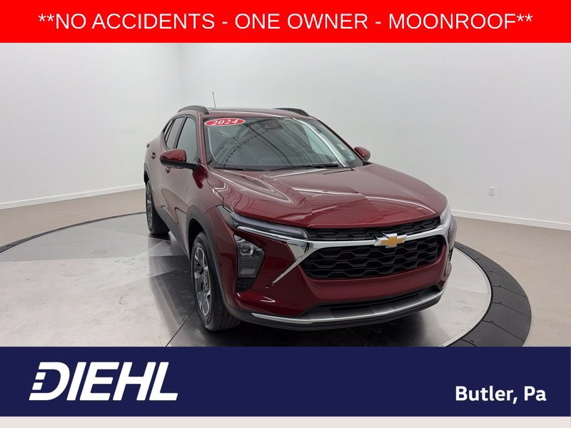 Used 2024 Chevrolet Trax LT w/ Sunroof Package FWD image 1