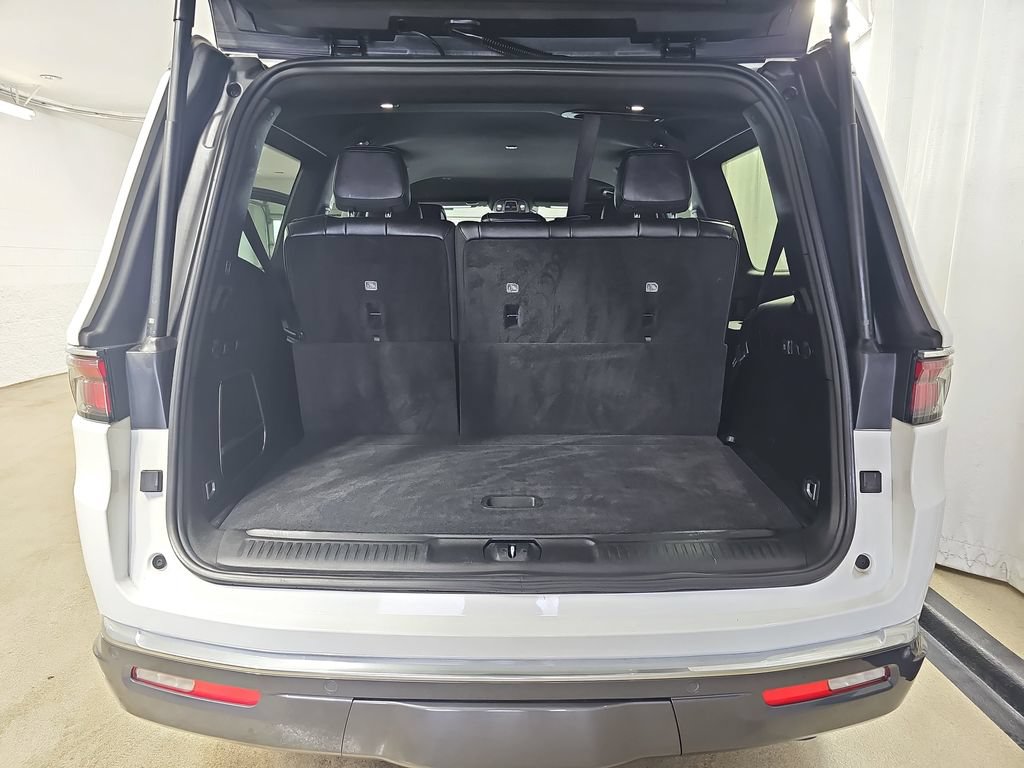 Used 2022 Jeep Wagoneer Series II AWD/4WD image 17