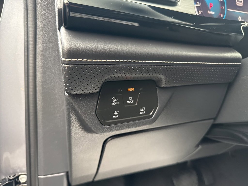 Used 2024 Volkswagen Atlas Cross Sport SE image 15