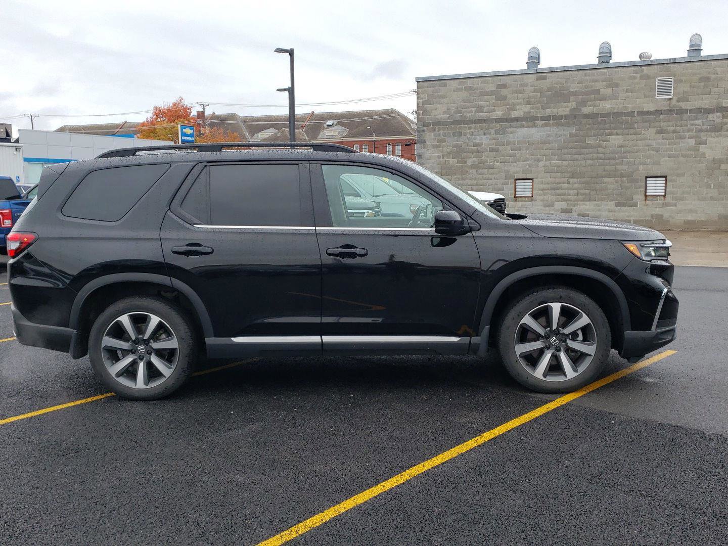 Used 2023 Honda Pilot Elite image 5